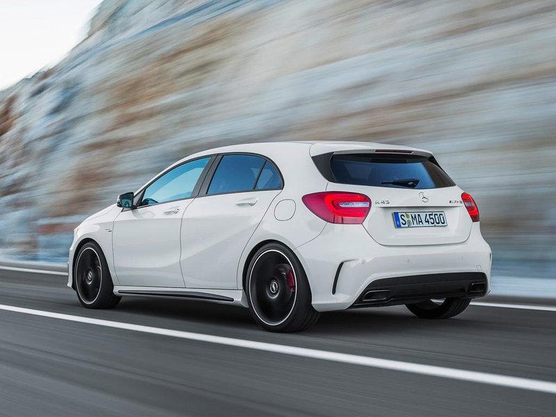 2014-Mercedes-A45-AMG-3[2].jpg