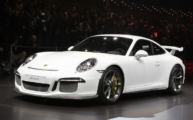 2014-Porsche-911-GT3-front-three-quarter_bd6e2eb9b94042b8d3f93804d159a815d36af87f.jpg