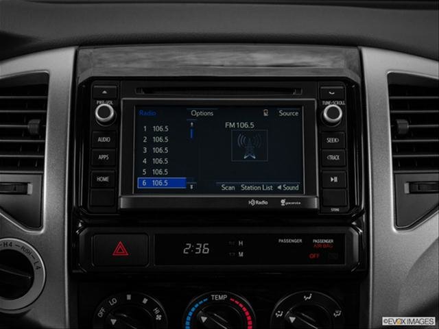 2014-toyota-tacoma-stereo_9203_057_640x480.jpg