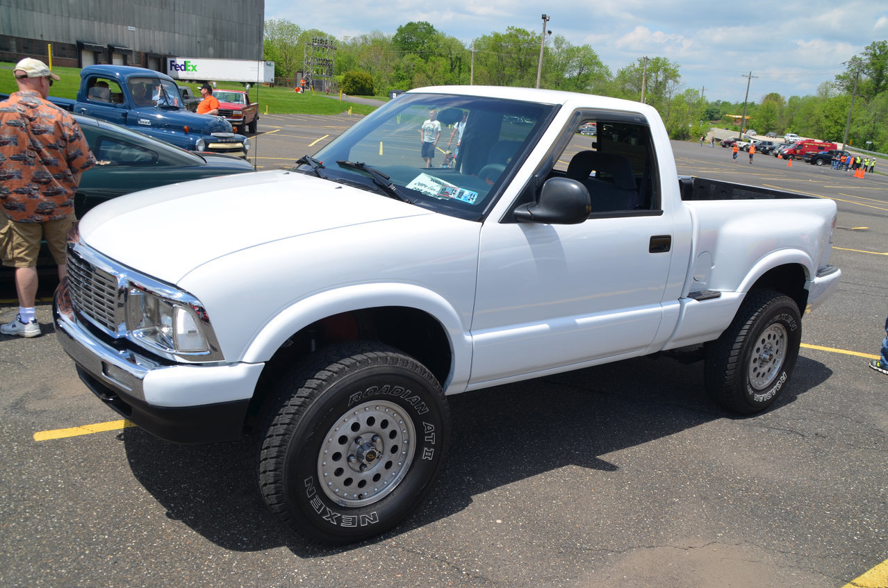 2014DormanHelpsCarShow 118.jpg