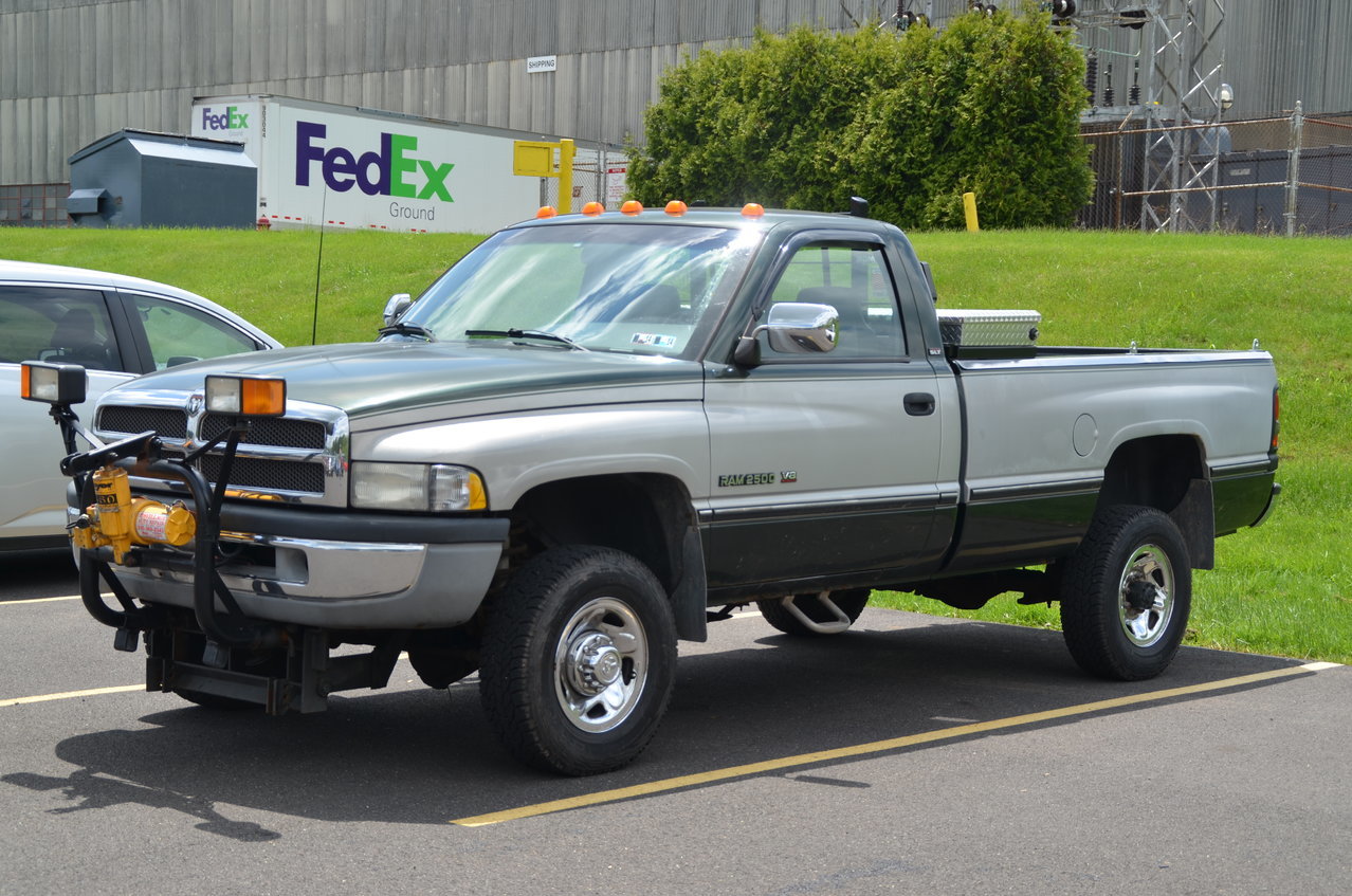 2014DormanHelpsCarShow 293.jpg