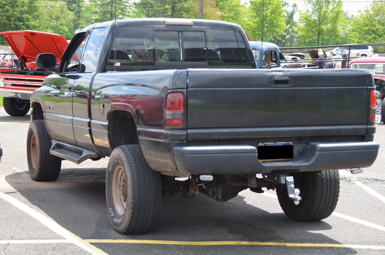 2014DormanHelpsCarShow 461.jpg
