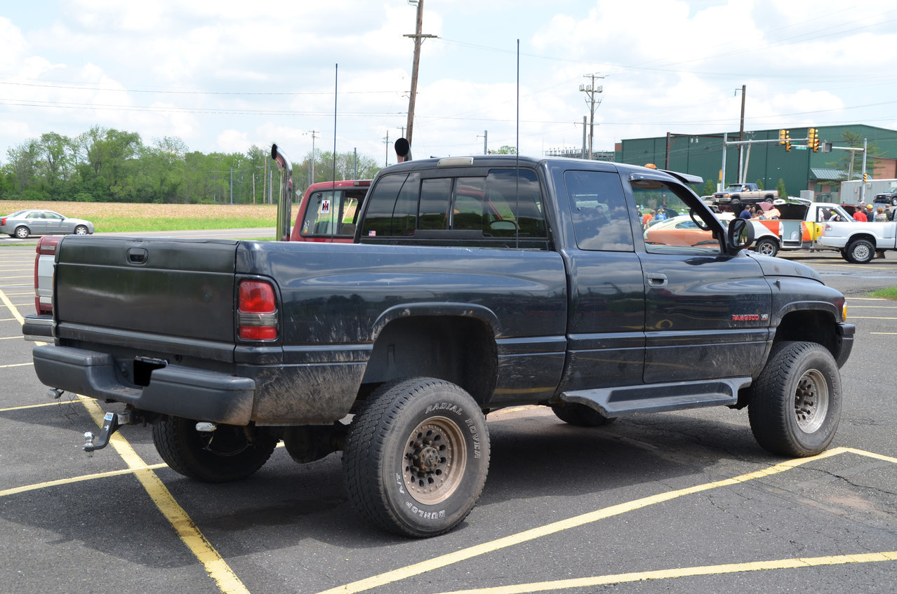 2014DormanHelpsCarShow 467.jpg