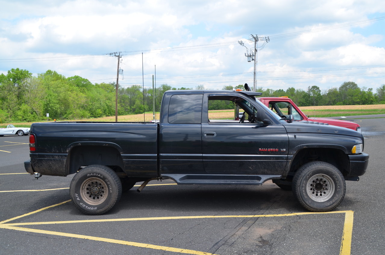 2014DormanHelpsCarShow 477.jpg