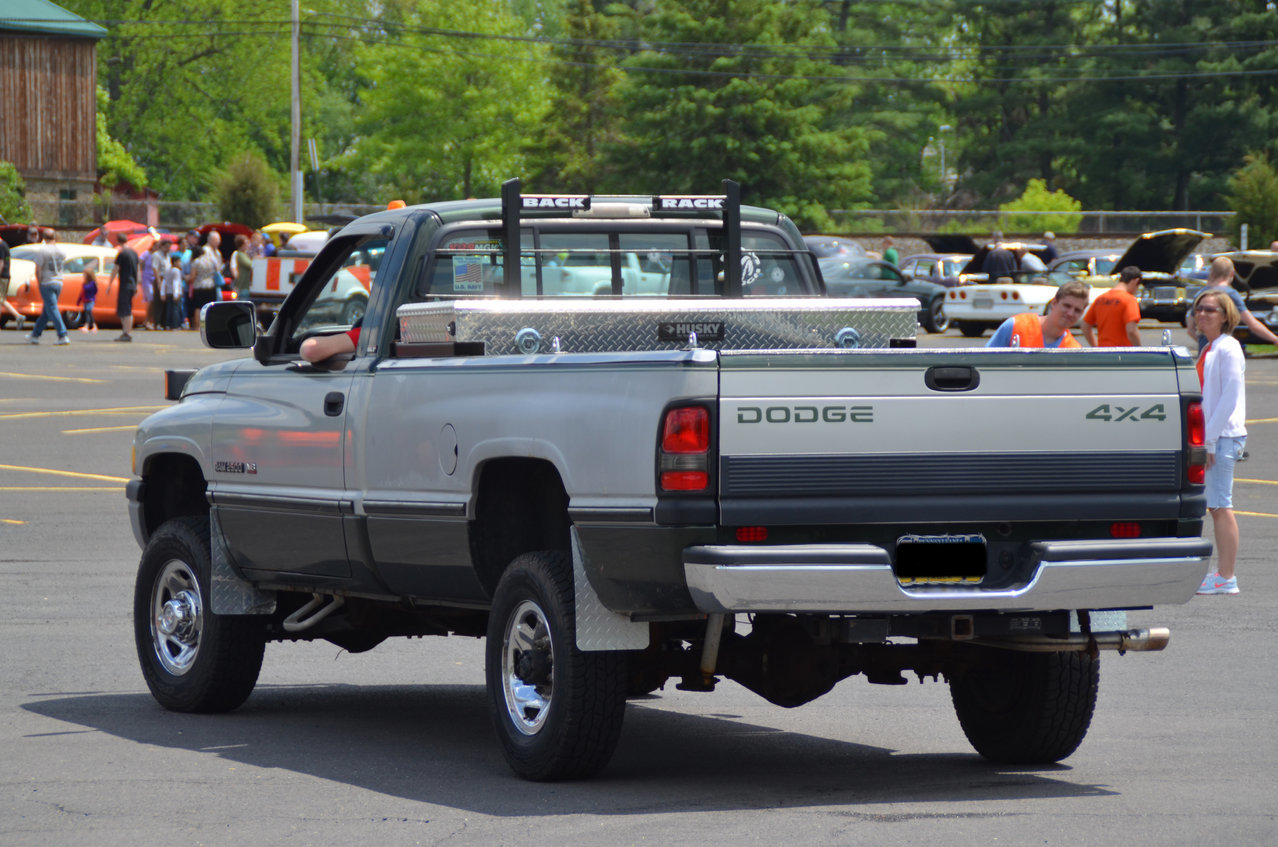 2014DormanHelpsCarShow 822.jpg