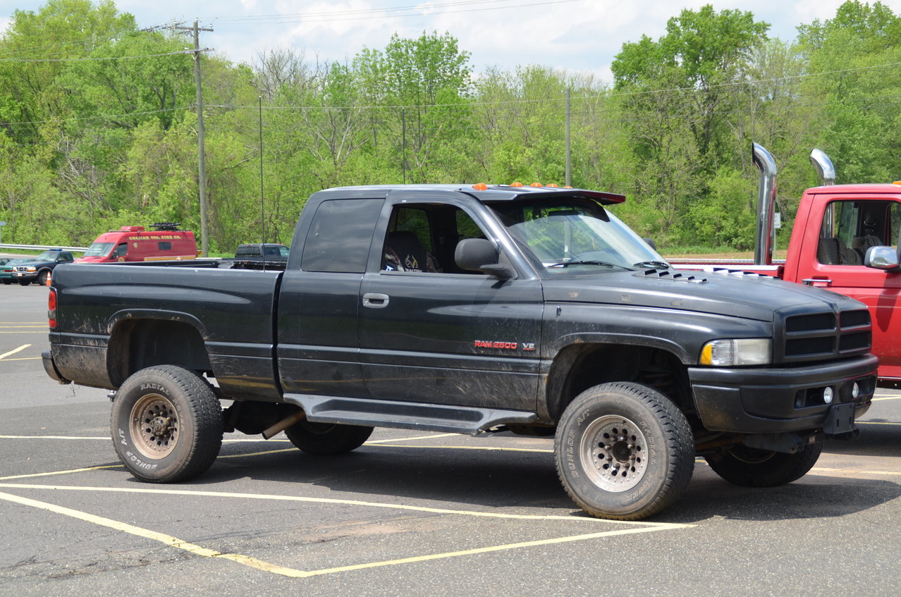 2014DormanHelpsCarShow 869.jpg