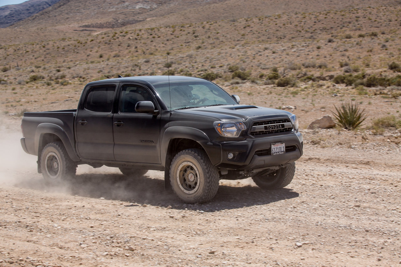 2015-toyota-tacoma-trd-pro-front-three-q_237dd7445856d44c7f6f715f060ce3bfc15bc635.jpg