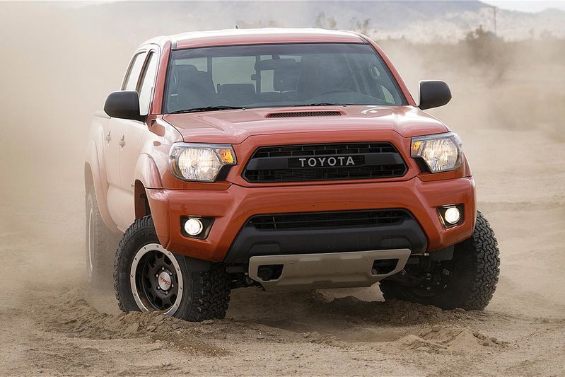 2015-Toyota-Tacoma-TRD-Pro-front-view.jpg
