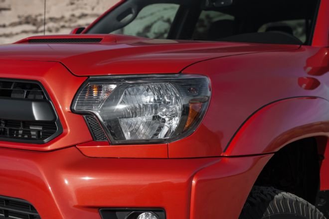 2015-toyota-tacoma-trd-pro-headlamp.jpg