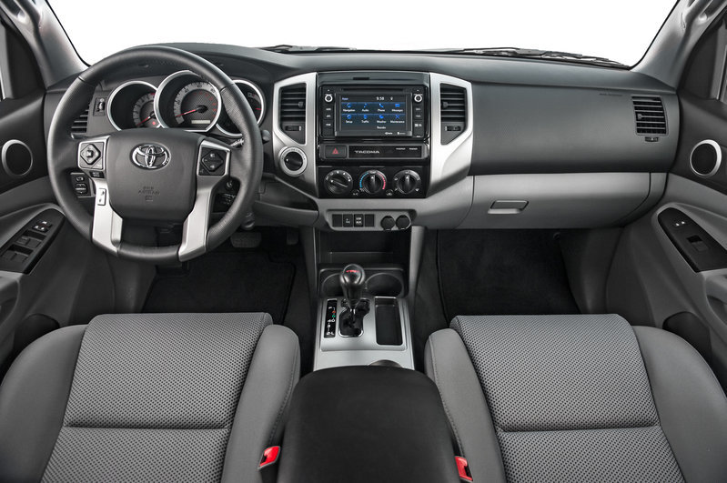 2015-Toyota-Tacoma-TRD-Pro-interior-02.jpg