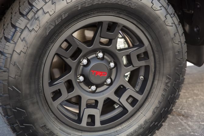 2015-toyota-tundra-trd-pro-wheel-details_68d8c2e503849d1100fb13bc1c0dee8af573b8da.jpg