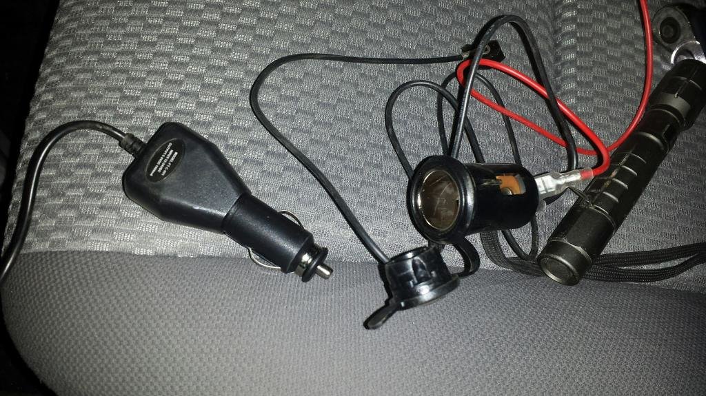 Fellow 3rd gens: what's the best way to hide my dash cam cord? Goes from cam  to cigarette lighter : r/ToyotaTacoma