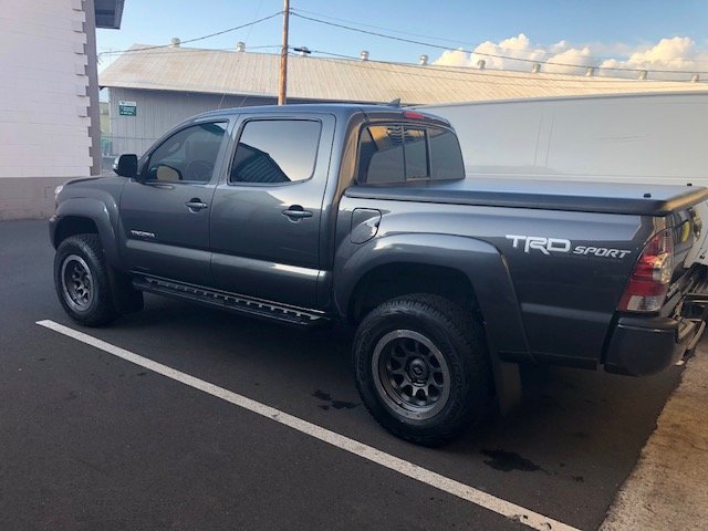 2015_Toyota_Tacoma_TRD_Sport_7.jpg