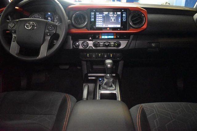2016 Apple Car play.jpg