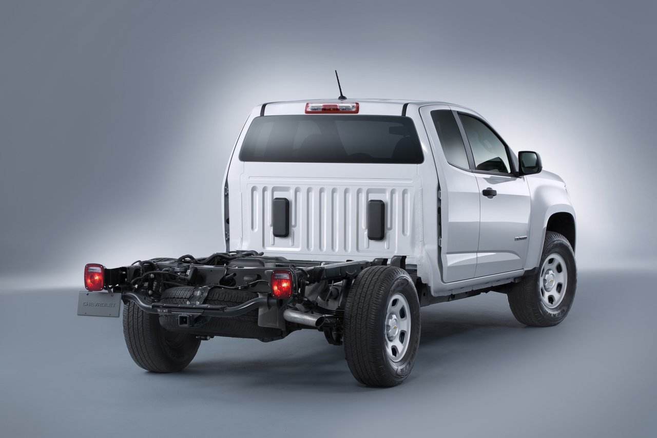 2016-Chevrolet-Colorado-Box-Delete-002.jpg