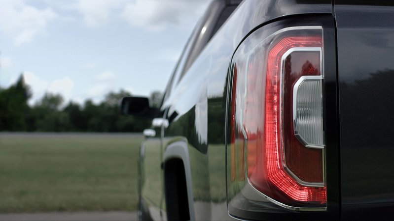 2016-gmc-sierra-rear-light-close-up.jpg