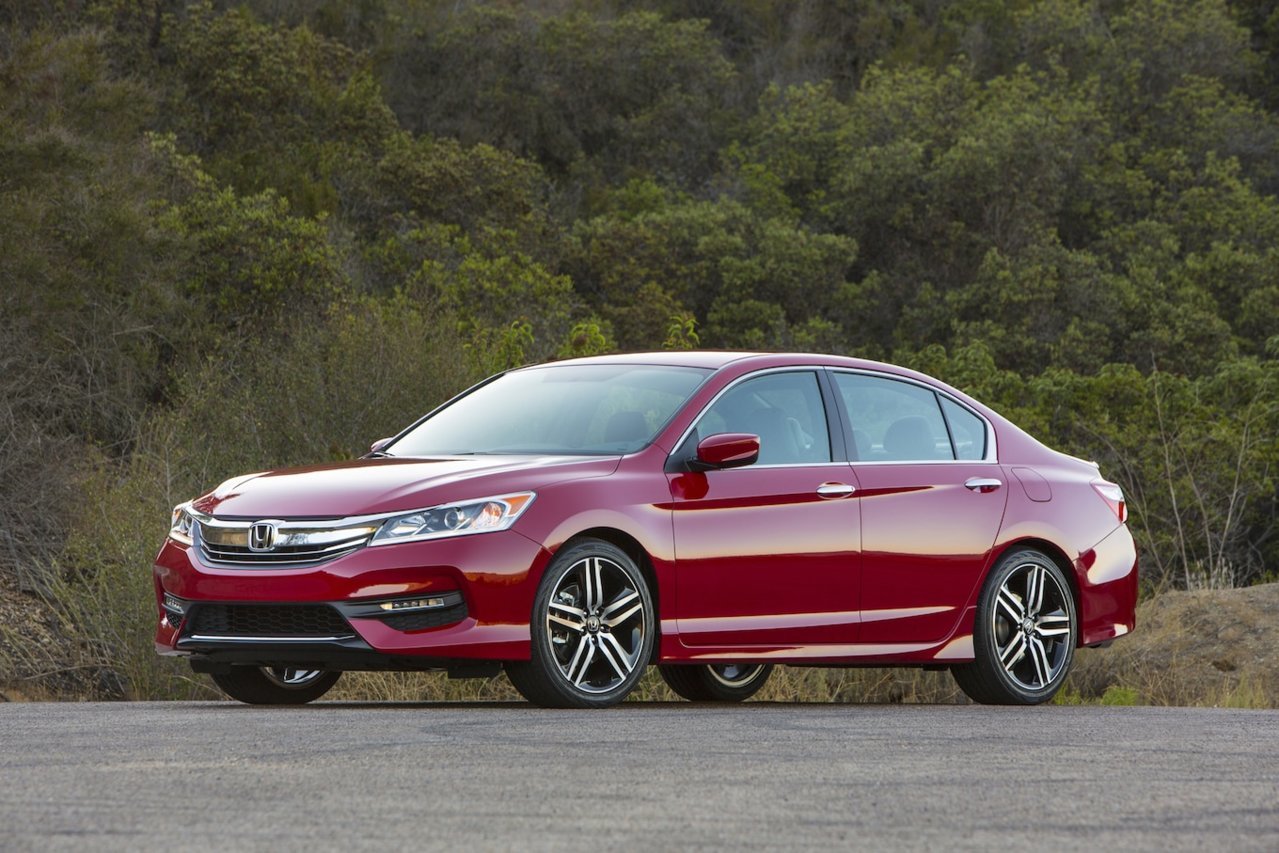 2016-Honda-Accord-Sport-front-three-quarters-04.jpg