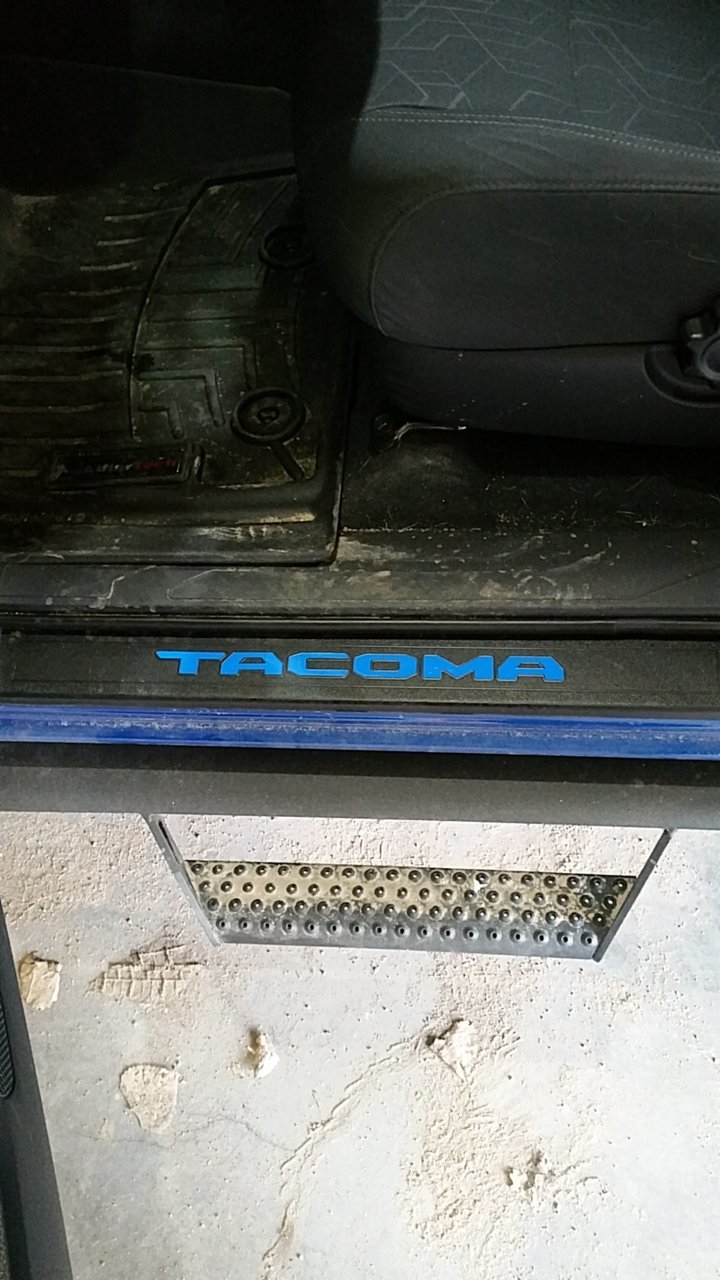 2016 Tacoma Drivers Side Door Sill Decal.jpg