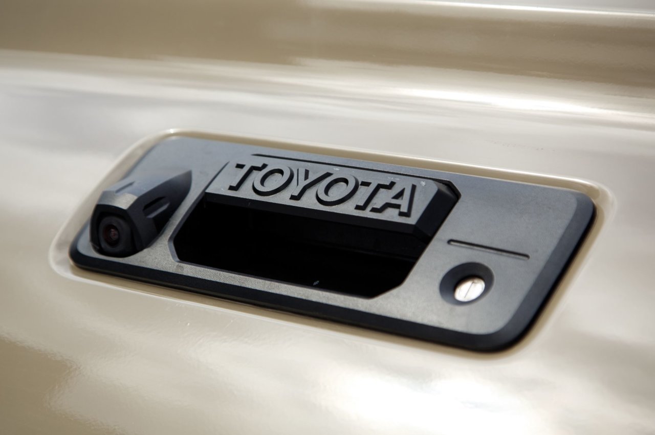 2016-tacoma-tailgate.jpg