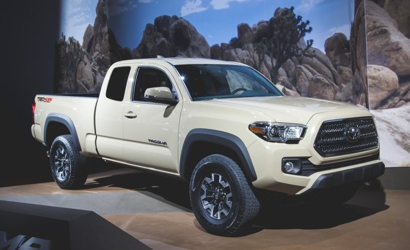2016-Toyota-Tacoma-Crew-Cab-TRD-Off-Road-4x4-301-876x535.jpg