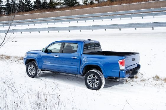 2016-Toyota-Tacoma-Double-Cab-Limited-re_4087f1e1178db31a1908d4baf1f93802b6bb44cc.jpg