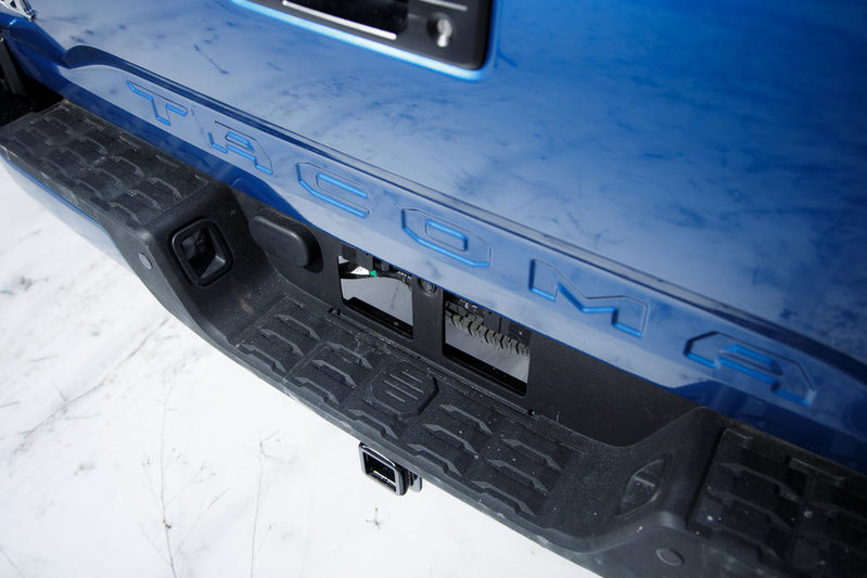 2016-toyota-tacoma-double-cab-limited-rear-tow.jpg