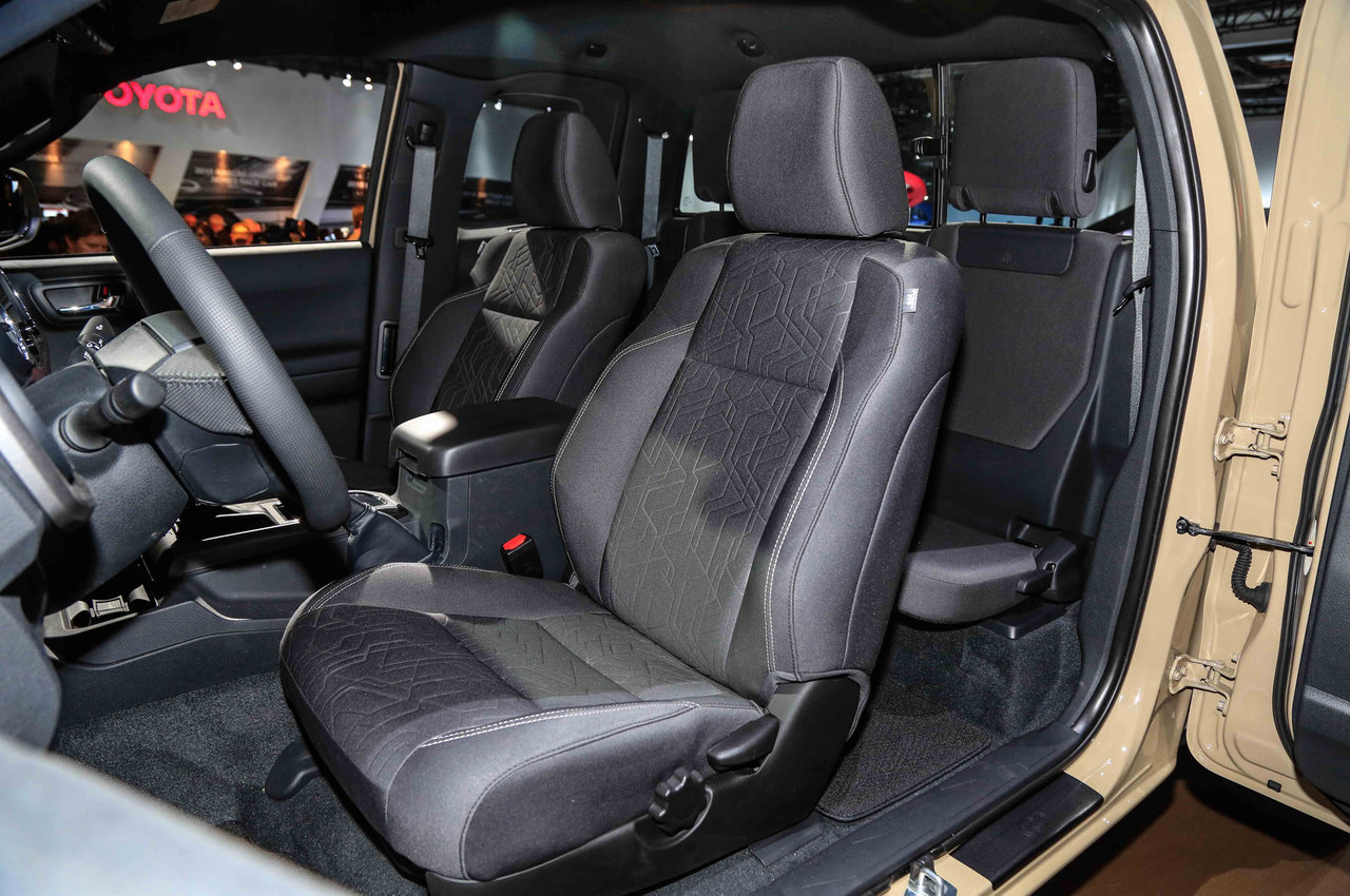 2016-toyota-tacoma-front-interior-seats_9a97b208b1253bdf5497576953957df092773c7e.jpg