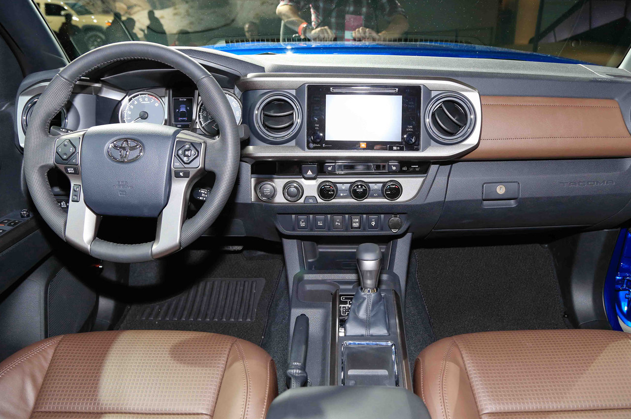 2016-toyota-tacoma-interior_3d893c4eab2efca613aa7cb09ce3cd3bc0a7f568.jpg