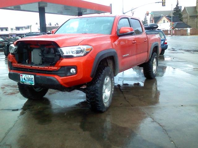 2016-Toyota-Tacoma-Lift02.jpg