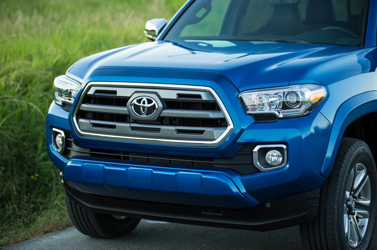 2016-Toyota-Tacoma-Limited-V-6-front-gri_e66bb651a73e460215dcbaca6eb068e908b21d50.jpg