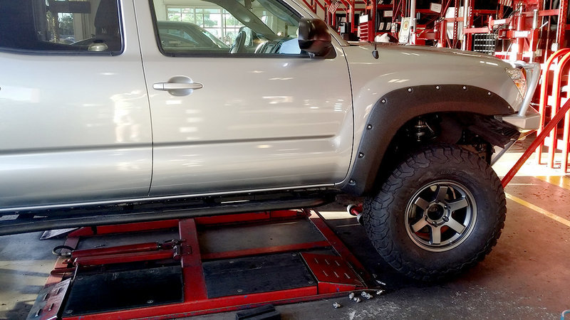 20160601_182605-front-wheel-going-on.jpg