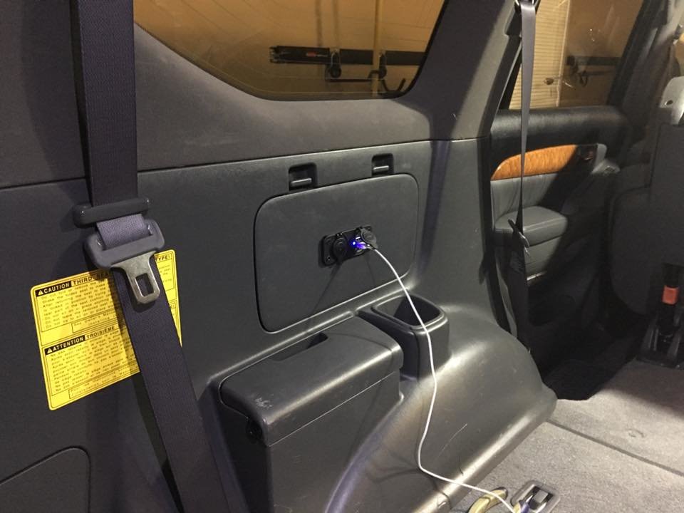 20161231 - USB and power port.jpg
