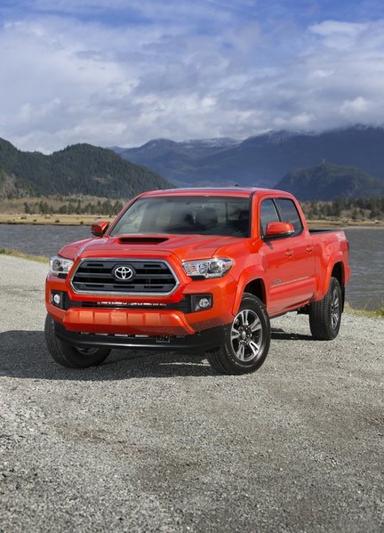 2016_Toyota_Tacoma-18_Black Grill.jpg