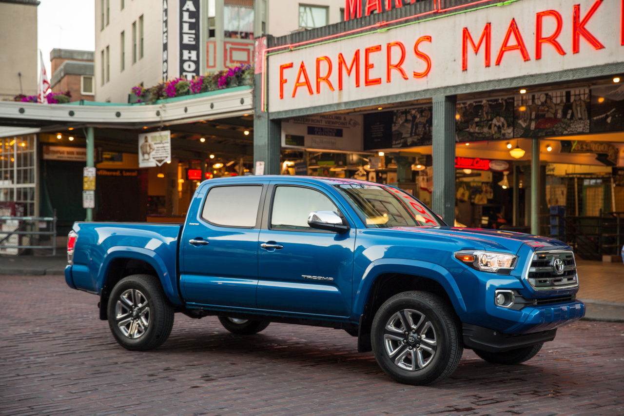 2016_Toyota_Tacoma_Ltd_06_26D3C9ACDE1B68A92B77B56DDF63B7E1D7B7FB7B.jpg