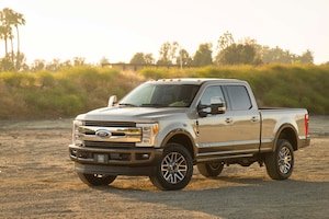 2017-Ford-F-250-4x4-King-Ranch-front-three-quarter-04.jpg