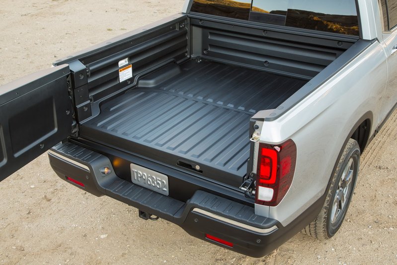 2017-Honda-Ridgeline-11.jpg