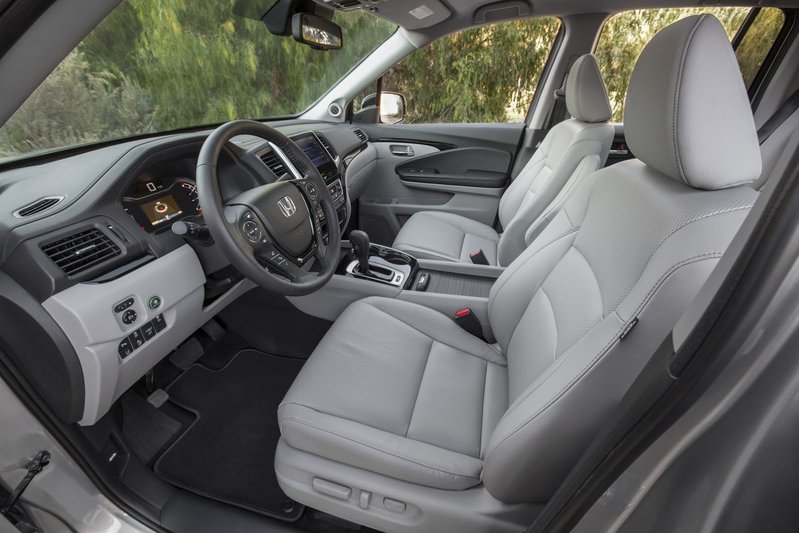 2017-Honda-Ridgeline-15.jpg