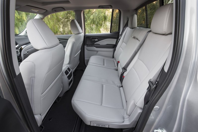 2017-Honda-Ridgeline-17.jpg