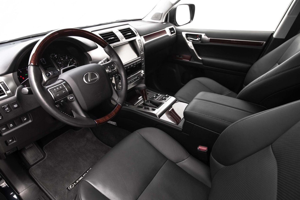 2017-Lexus-GX-460-interior.jpg