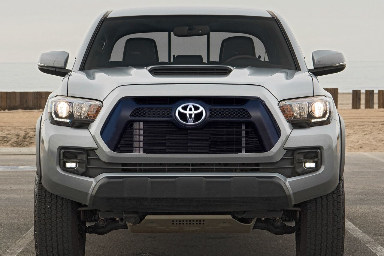 2017-pickup-truck-of-the-year-toyota-tacoma-trd-pro-front.jpg