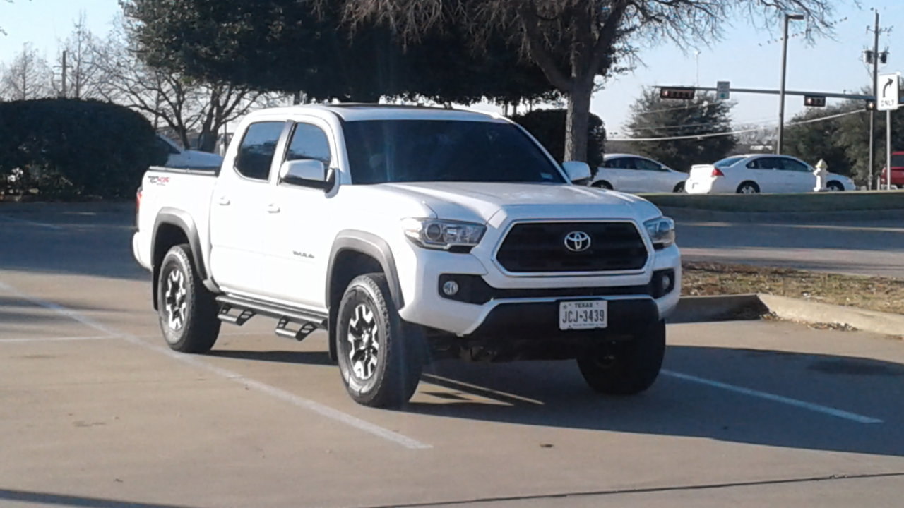 2017 tacoma mine sr5 grille 1.jpg