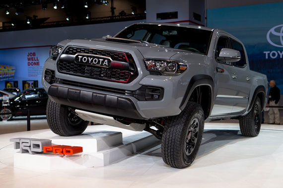 2017-Toyota-Tacoma-TRD-Pro-front-three-q_82304280c617c1084eebc6df57521aff3346f37e.jpg