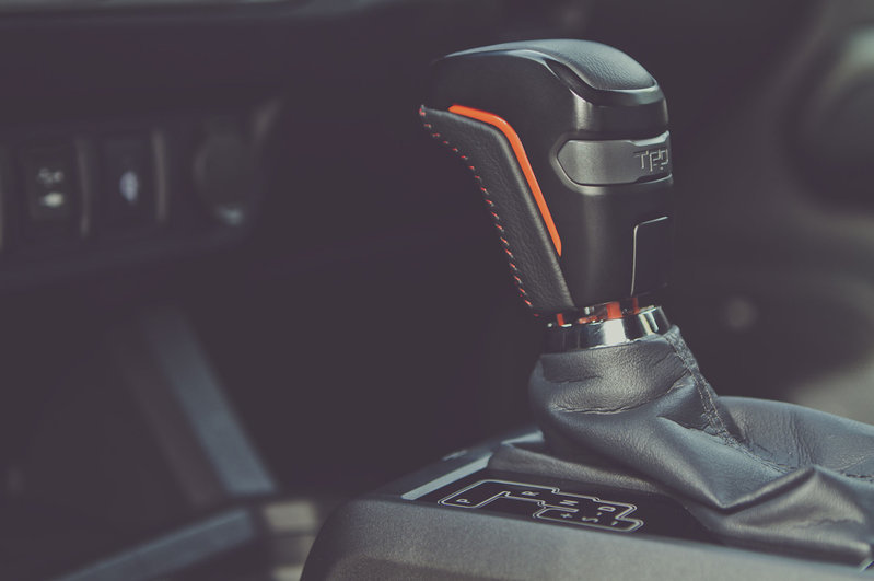 2017-Toyota-Tacoma-TRD-Pro-gear-shifter.jpg