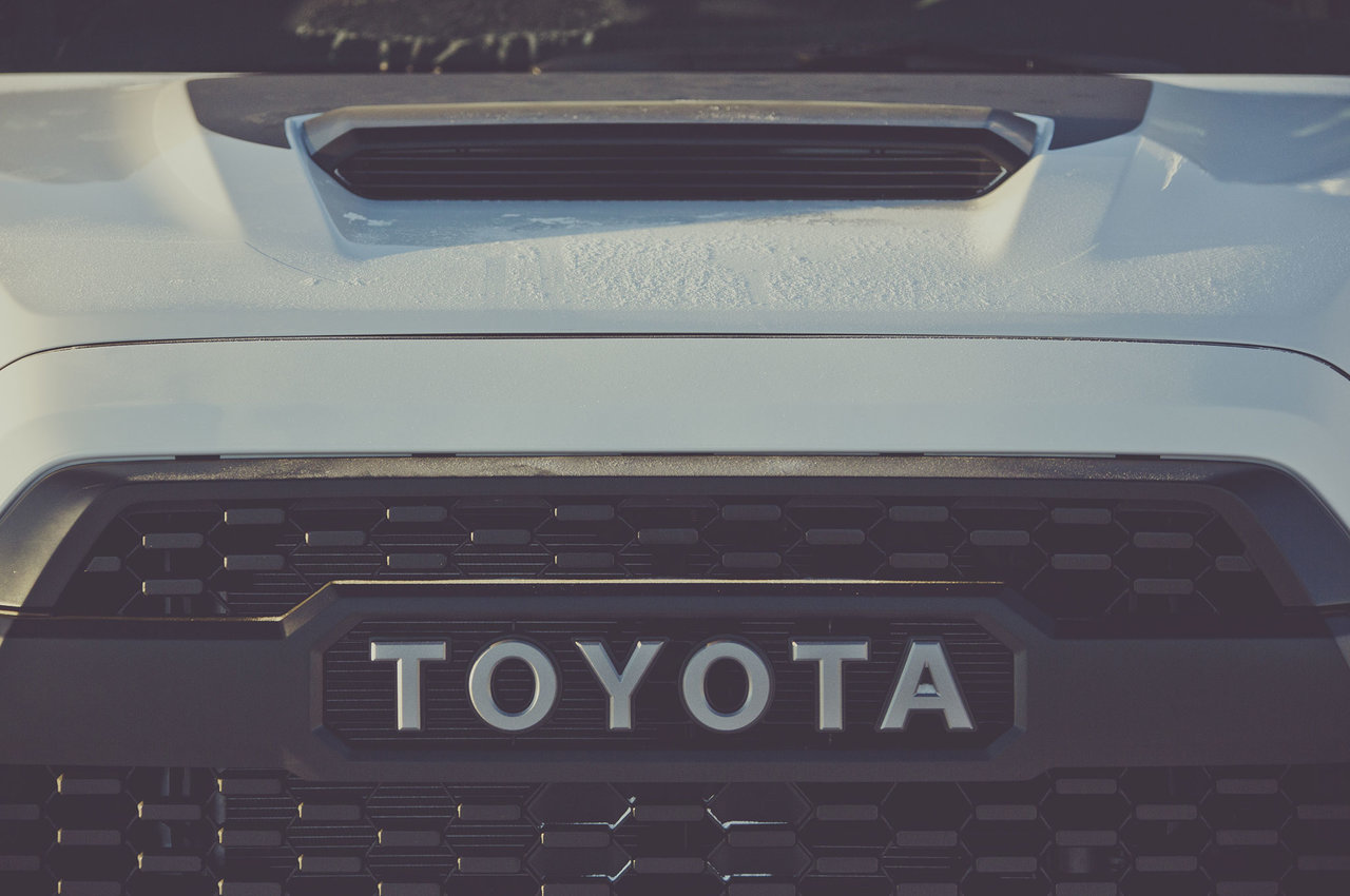 2017-Toyota-Tacoma-TRD-Pro-grille-1.jpg