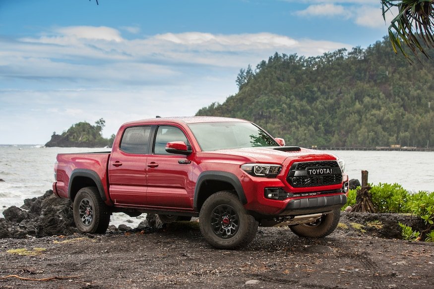 2017-Toyota-Tacoma-TRD-Pro-passenger-sid_5f8bcca592ca7b6fe4aaddaf9731567a0a5d6bd7.jpg