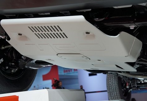 2017-Toyota-Tacoma-TRD-Pro-skidplate.jpg