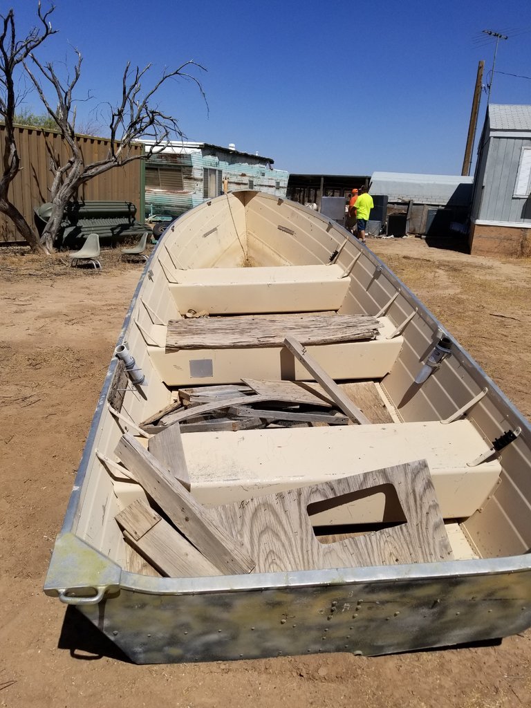 How to Restore a Small Aluminum Fishing Boat