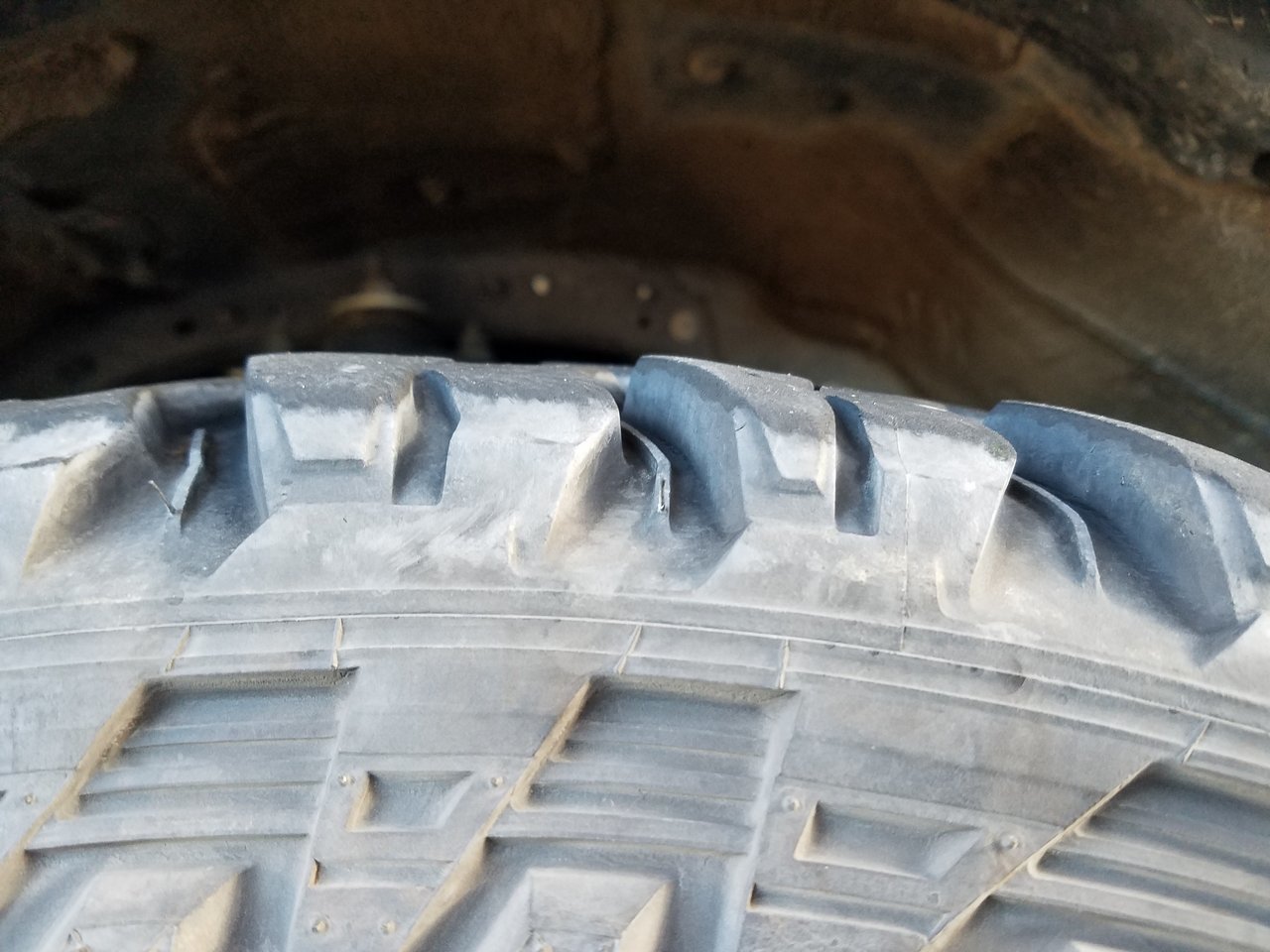 Tire Tread Wear Causes - Choppy, Scalloped (Inner and Outside)