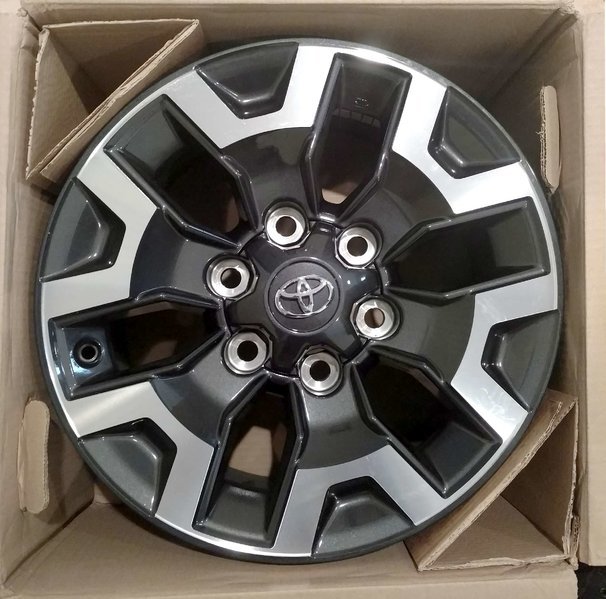 2017TRDOFFROADWHEEL.jpg