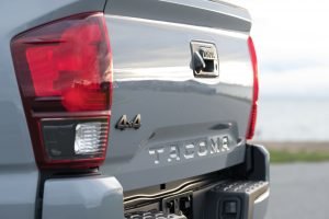 2018-Toyota-Tacoma-TRD-Custom-120-300x200.jpg